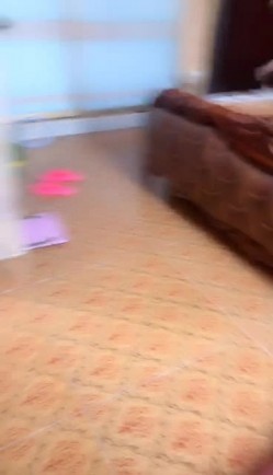 三十岁的少妇露脸情趣黑丝豹纹丁字裤酒店强推外卖小哥，激情3P浴室内洗澡吃两根几把，在床上被前插后入第三弹 截图8