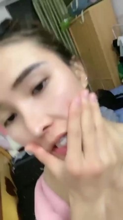 快手福利空姐女神【是邹琳吖是你的琳姐姐】脸穴同框性爱XO首次流出性爱啪啪 猛操 吃鸡巴 截图15