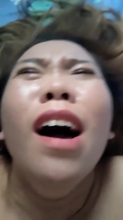 乌海夫妻 只要让老婆舒服了 即便是在你身下，她也想赢得主动权，主动迎合你的抽插 不可能放过，单男内射！ 截图5