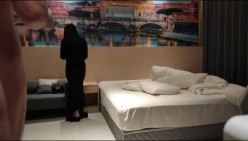 泡良达人三哥酒店约炮 ️朋友介绍的白领兼职外围女把她抱起来操到大汗淋漓无套内射 截图16