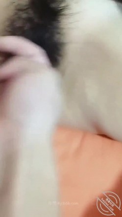 海角社区变态房东封神之作 ️偷拍美女租客洗澡下药迷奸畅玩二小时 截图7