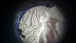酒店情趣圆床偷拍 舔逼恋物癖变态大叔和女炮友激情互舔性器官还穿上丝袜不忘拍照留念 截图7