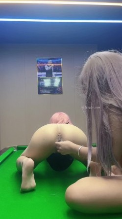 查小理颜值母狗【桃桃丸子】调教双母狗，健身房露出屌爆了，强烈推荐 截图6