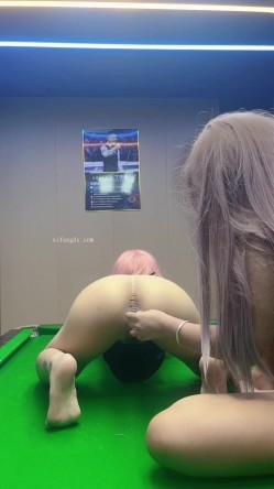 查小理颜值母狗【桃桃丸子】调教双母狗，健身房露出屌爆了，强烈推荐 截图7