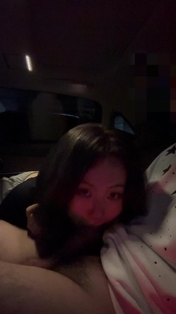 北京石景山第四位女主，被逼着喝尿，女主都哭了，口交达人上线，口活已经炉火纯青，大肉棒用力插进肥美的大屁股 截图4