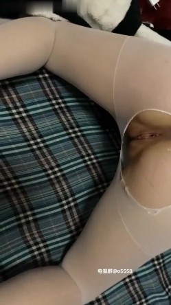 原创约啪大神福利整理集锦，后入淫荡口交，第三视角连续抽插打桩机完美露脸 大神 Vissstaaaas 调教 截图9