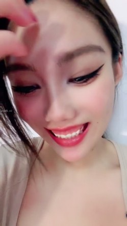 【新人试新货】让人垂涎三尺的极品御姐顶级魅魔太他妈骚了拉了闺蜜下海俩人轮流操到喷水掐脖子扇耳光脚踩脸 截图10