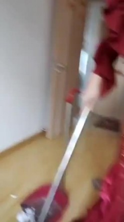 【最新重磅泄密】未曾流出，老牌网黄熟女，肚皮舞老师【柏欣彤】定制，脸穴同框紫薇裸舞啪啪，她是真骚，从骨子里的 截图4