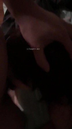 【百度云泄密】漂亮小美女和男友分手后啪啪啪视频被渣男曝光 截图2