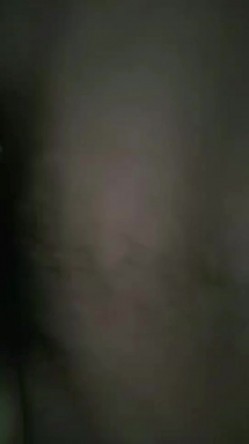 快乐熟女  居家淫乱的生活  戴套上阵安全第一，服务相当到位，吹硬舔爽在做爱 截图4