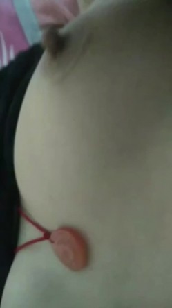 快乐熟女  居家淫乱的生活  戴套上阵安全第一，服务相当到位，吹硬舔爽在做爱 截图10