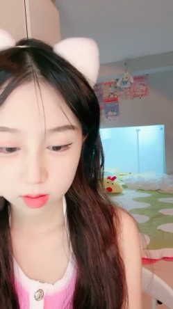 婴儿肥甜美少女！难得露全脸诱惑！顶级美乳S型身材，蜜桃臀撞击抖动，脱下丁字裤掰开穴 截图5