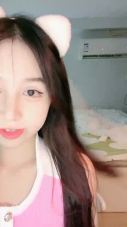 婴儿肥甜美少女！难得露全脸诱惑！顶级美乳S型身材，蜜桃臀撞击抖动，脱下丁字裤掰开穴 截图13