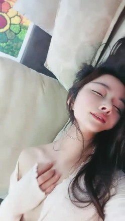 万人迷模特儿一库一库：啊啊哥哥用力，射里面射逼逼好吗老公，好深呀好爽，这样的挑逗哪个网友受的了 骚爆啦！ 截图3