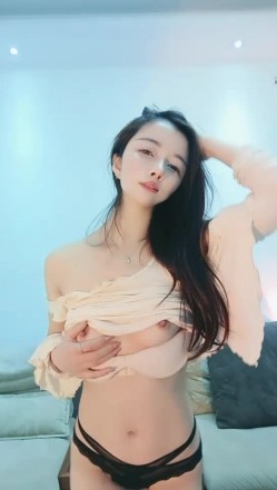 万人迷模特儿一库一库：啊啊哥哥用力，射里面射逼逼好吗老公，好深呀好爽，这样的挑逗哪个网友受的了 骚爆啦！ 截图5