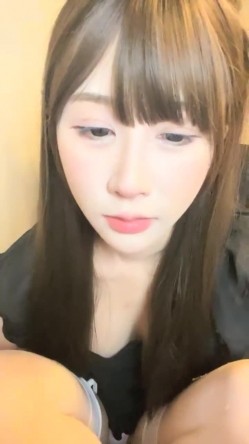 抖音网红！可爱至极！~【京鱼儿】大尺度粉穴天然美乳~哇塞，女神不常来，可遇不可求 截图11