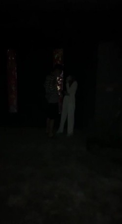 《最新流出 顶级绿帽》高颜值模特级身材气质网红女神【总在你背后TK】露脸淫乱私拍，女神调教成母狗给黄毛兄弟一起肏3P 截图2
