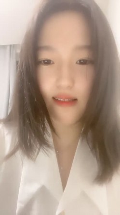 极品大奶美女，【大奶婉婉】，比碗还大的美乳，胸型一等一的好，跟男友无套内射，撸管必备佳品 截图1