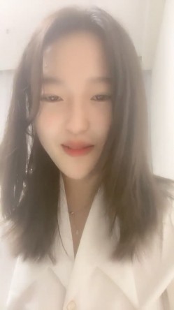 极品大奶美女，【大奶婉婉】，比碗还大的美乳，胸型一等一的好，跟男友无套内射，撸管必备佳品 截图6