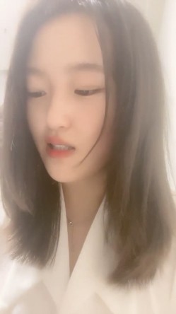 极品大奶美女，【大奶婉婉】，比碗还大的美乳，胸型一等一的好，跟男友无套内射，撸管必备佳品 截图9