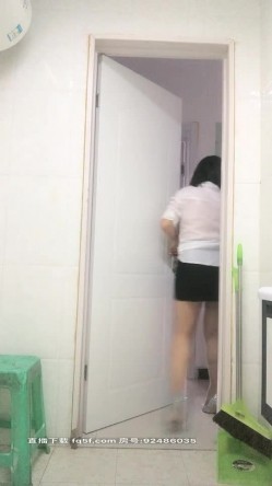 淫荡的电信营业厅客服，黑丝高跟制服诱惑，上班发骚炮厕所全裸自慰，揉捏大奶子扫把拖插骚逼火腿肠日逼真骚 截图8