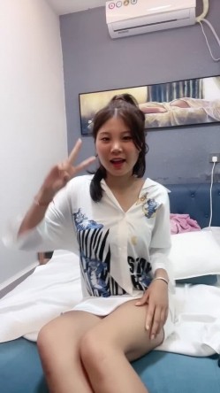 良家御姐！【小雅18不回家】合集，玩得就是真实，够漂亮，酒店里各种骚浪 截图1