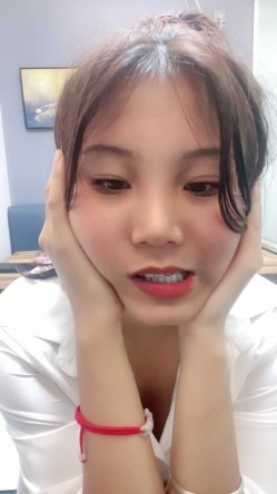 良家御姐！【小雅18不回家】合集，玩得就是真实，够漂亮，酒店里各种骚浪 截图13