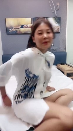 良家御姐！【小雅18不回家】合集，玩得就是真实，够漂亮，酒店里各种骚浪 截图15