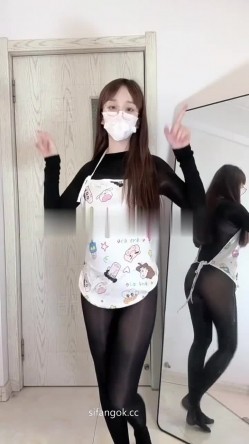 ️最新抖音泄密！东北气质反差骚姐姐【香香一字马】定制福利，裸舞脱衣舞自慰高潮喷水 截图2