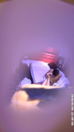 满背纹社会小青年与身材丰腴的妹子啪啪啪年轻精力旺盛体位多床上搞到床下边干边拍妹子叫声刺激 截图14