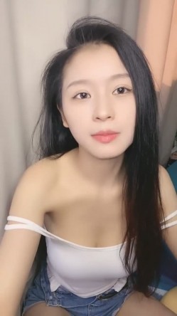眼镜女神，反差婊美女，【柠美】，推荐! 新人学姐~完美炮架子~口爆颜射~撸晕了，清纯中蕴含着风情万种 截图7