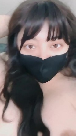 【夜袭少妇】G奶少妇! 巨乳肥臀 丝袜掰穴自慰 无套狂干 截图9