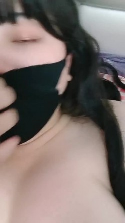 【夜袭少妇】G奶少妇! 巨乳肥臀 丝袜掰穴自慰 无套狂干 截图10