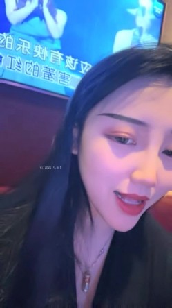 178胸膜！~【傲胸新木优子】，KTV土豪淫乱，高端酒店会牛郎！夜生活真是丰富，之前还爱装逼不脱呢 截图2