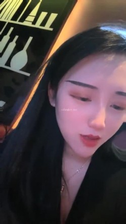 178胸膜！~【傲胸新木优子】，KTV土豪淫乱，高端酒店会牛郎！夜生活真是丰富，之前还爱装逼不脱呢 截图4