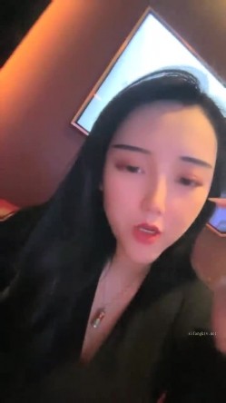 178胸膜！~【傲胸新木优子】，KTV土豪淫乱，高端酒店会牛郎！夜生活真是丰富，之前还爱装逼不脱呢 截图14