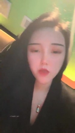 178胸膜！~【傲胸新木优子】，KTV土豪淫乱，高端酒店会牛郎！夜生活真是丰富，之前还爱装逼不脱呢 截图15