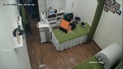 新流出 ️【破解摄像头】 ️美容院高质量少妇小姐姐全身刮毛 截图2