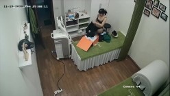 新流出 ️【破解摄像头】 ️美容院高质量少妇小姐姐全身刮毛 截图8