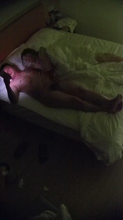 酒店高清偷拍 ️胖哥酒店内刷着抖音等待少妇赴约后无套操 截图6