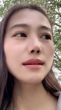 御姐女神！【宝宝】极品大长腿~丝袜裸空跳蛋~户外泄尿！ 截图10