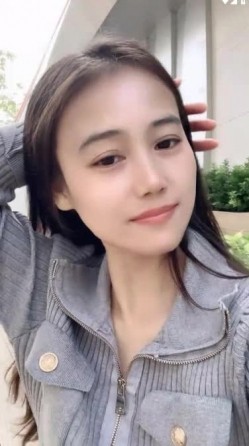 御姐女神！【宝宝】极品大长腿~丝袜裸空跳蛋~户外泄尿！ 截图14