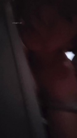 四月最新流出 ️网红抖音巨乳极品车模 【李雅】 5部福利推油 足交 野战 阳台啪啪粉丝酒店约炮 红内全裸一对一 截图16