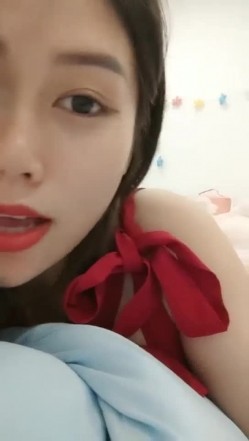 极品高颜冷艳御姐，反差小妈感女主播「金刚护撸娃」「小奶猫」密码房激情淫语撩骚，和姐妹下海大秀，互舔互口 截图11