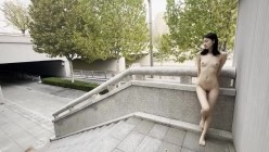 苗条文静眼镜美少女各种户外场景大胆露出，天桥，江边各种人前极限露出，人前女神 人后小狗 截图2