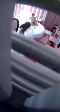 精品酒店新台圆床偷拍领导和身材不错的漂亮女秘书开房激情 截图13