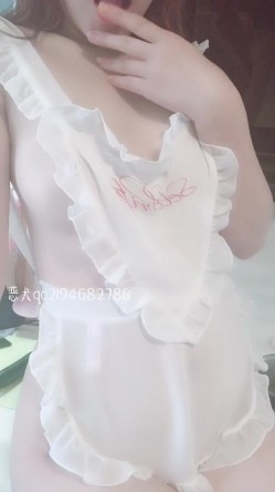 最美推特网红美少女【恶犬】新作-思春厨娘の诱惑 翘挺美乳 黄瓜速插浪穴 高潮喷水之后娇喘不已 高清720P原版无水印 截图8