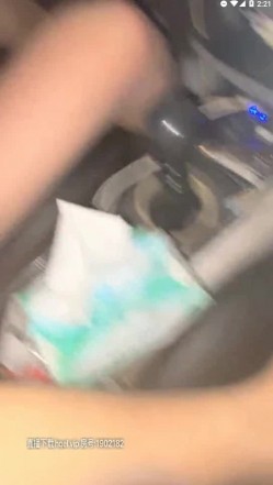 今日凌晨户外啪啪女神『一姐迷人』勾搭调戏司机大爷玩车震 差点被无套 淫语浪叫 爆乳圆挺还是那么骚欠操啊 截图10
