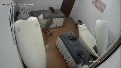 黑客破解美容院摄像头 偷拍女顾客脱光衣服激光雷射.脱毛护理 截图14