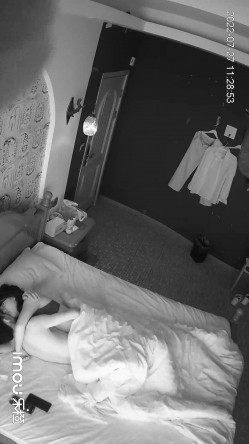 最新流出 乐橙酒店偷拍新台上架-激情男女2天狂做6次 截图8